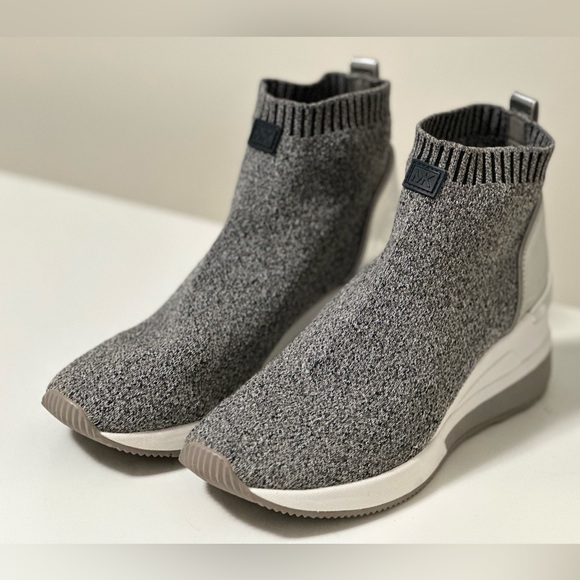 Michael Kors sneakers - size 8 - Picture 1 of 4